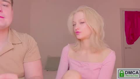 your_molly_mark online show from April 2, 3:15 am