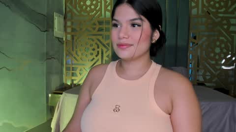 Snapshot of your_naughtyangel chatting on December 19, 9:38 pm Evelin online show from December 19, 9:38 pm
