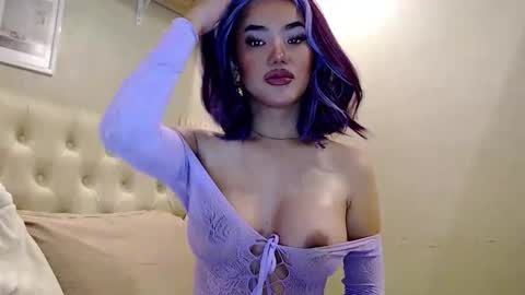 Snapshot of your_pov chatting on April 25, 7:22 am Lena online show from April 25, 7:22 am