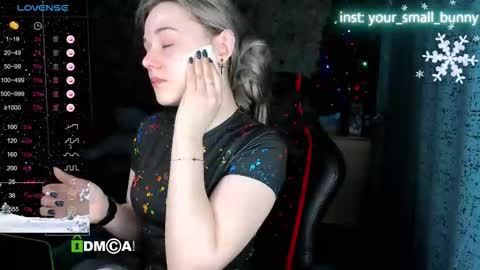 Snapshot of your_small_bunny chatting on January 6, 2:04 am Molly online show from January 6, 2:04 am