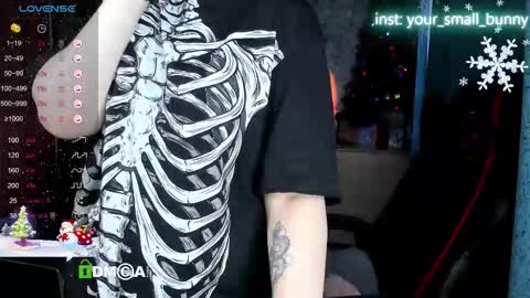 Snapshot of your_small_bunny chatting on January 9, 3:09 am Molly online show from January 9, 3:09 am