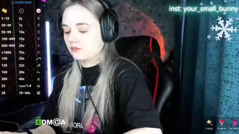 Snapshot of your_small_bunny chatting on February 6, 2:16 am Molly online show from February 6, 2:16 am