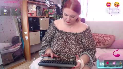 Snapshot of your_space_hot chatting on January 31, 5:40 am Ammy online show from January 31, 5:40 am