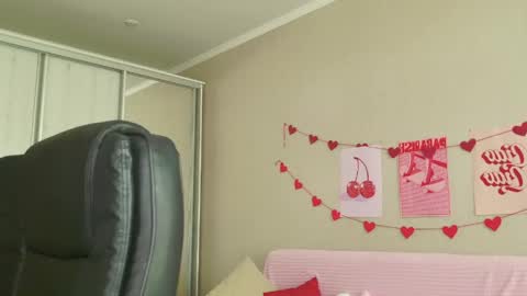 Snapshot of your_tender_doll chatting on May 19, 11:27 am Alice online show from May 19, 11:27 am