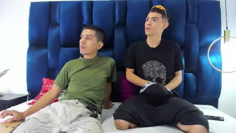 Snapshot of your_wrist chatting on March 13, 12:45 pm Angel online show from March 13, 12:45 pm