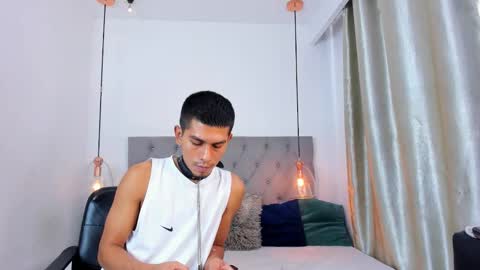 Snapshot of your_wrist chatting on March 30, 2:29 pm Angel online show from March 30, 2:29 pm