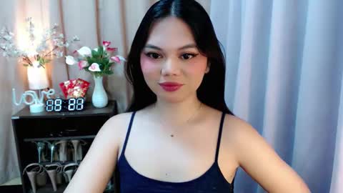 Snapshot of yourangelictransgirl chatting on September 27, 1:27 pm Hi its me Yna online show from September 27, 1:27 pm