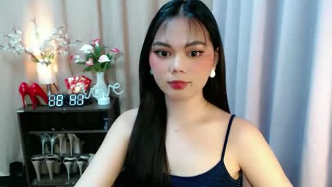 Snapshot of yourangelictransgirl chatting on October 17, 12:41 pm Hi its me Yna online show from October 17, 12:41 pm