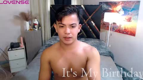 Snapshot of yourasian_bradley chatting on September 29, 2:49 am yourasian_bradley online show from September 29, 2:49 am