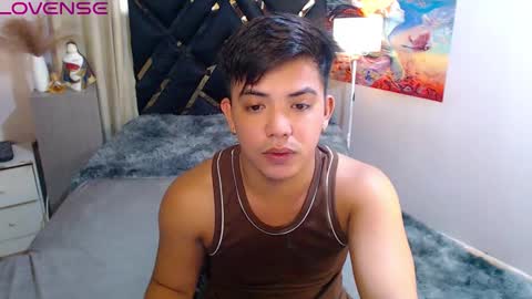 Snapshot of yourasian_bradley chatting on October 6, 5:27 am yourasian_bradley online show from October 6, 5:27 am