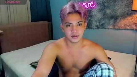 Snapshot of yourasian_bradley chatting on October 26, 8:26 pm yourasian_bradley online show from October 26, 8:26 pm