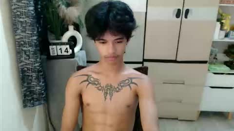 yourasian_eric online show from March 14, 6:46 pm
