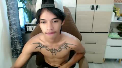 yourasian_eric online show from March 18, 12:47 am