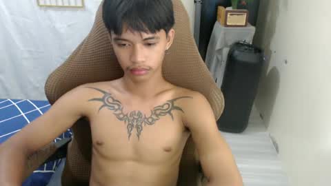 yourasian_eric online show from July 27, 10:11 am