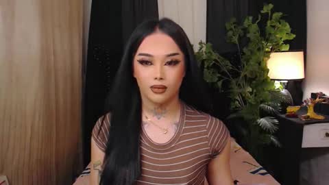 kim online show from December 1, 9:03 am