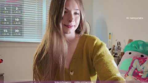 Snapshot of yourbabemeg chatting on April 2, 9:12 pm Megan Sins online show from April 2, 9:12 pm