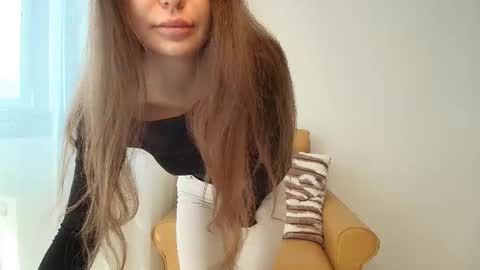 Snapshot of yourbaby85 chatting on February 3, 10:31 am Jo online show from February 3, 10:31 am