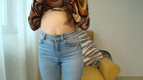 Snapshot of yourbaby85 chatting on February 4, 9:26 am Jo online show from February 4, 9:26 am