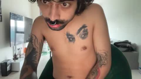 Snapshot of yourboo25 chatting on February 7, 11:47 am yourboo25 online show from February 7, 11:47 am