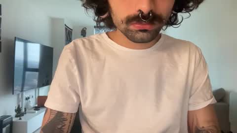 Snapshot of yourboo25 chatting on February 18, 4:25 pm yourboo25 online show from February 18, 4:25 pm