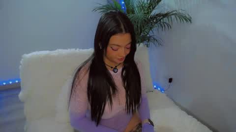 Snapshot of yourcutegiirl chatting on April 28, 10:37 pm Salom online show from April 28, 10:37 pm