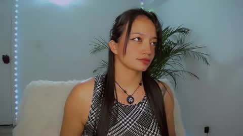 Snapshot of yourcutegiirl chatting on May 4, 11:12 pm Salom online show from May 4, 11:12 pm