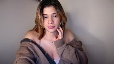 Snapshot of yourcutemolly__ chatting on June 5, 5:14 am yourcutemolly__ online show from June 5, 5:14 am