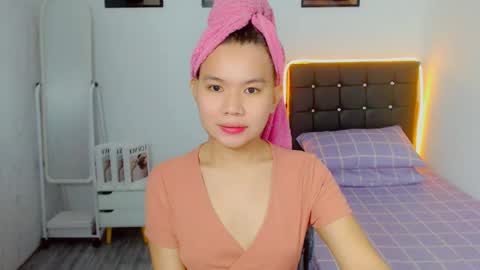 yourcuteprincess_ online show from June 5, 12:22 pm