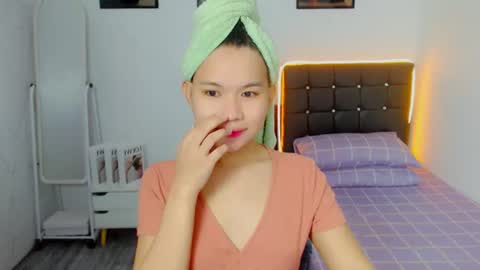 yourcuteprincess_ online show from June 12, 11:31 am