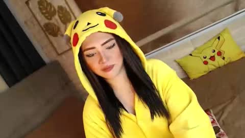 JEN  online show from September 20, 11:33 am