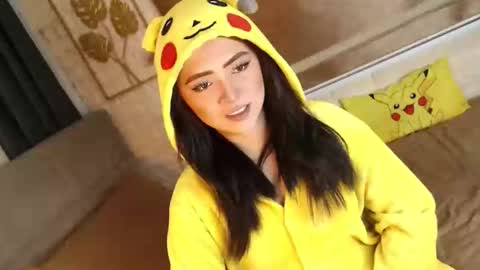 JEN  online show from October 4, 11:41 am