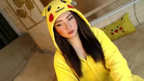 JEN  online show from December 21, 11:17 am