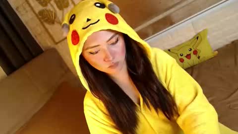 JEN  online show from February 22, 1:31 pm