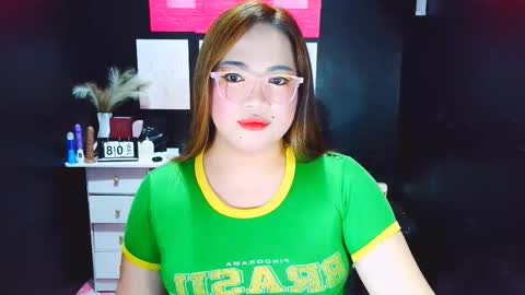 Snapshot of yourdirtygirl_lyla chatting on January 9, 2:25 am yourdirtygirl_lyla online show from January 9, 2:25 am