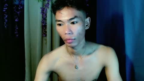 Snapshot of yourdreamboyx chatting on December 31, 8:04 am Rence online show from December 31, 8:04 am