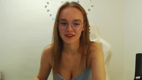 Snapshot of yourdreamray chatting on September 27, 5:18 pm Lana online show from September 27, 5:18 pm