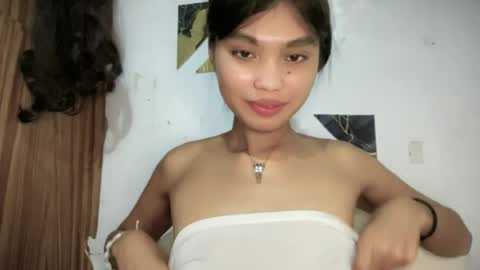 Snapshot of yourehot_sedny chatting on June 13, 1:20 pm yourehot_sedny online show from June 13, 1:20 pm