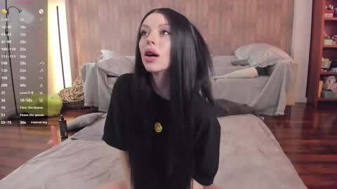 Mary online show from October 27, 9:35 am