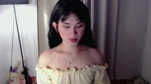 PrettyElla online show from September 15, 9:31 am