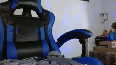 Snapshot of yourfavorite_bigclit chatting on November 28, 3:04 pm yourfavorite_bigclit online show from November 28, 3:04 pm