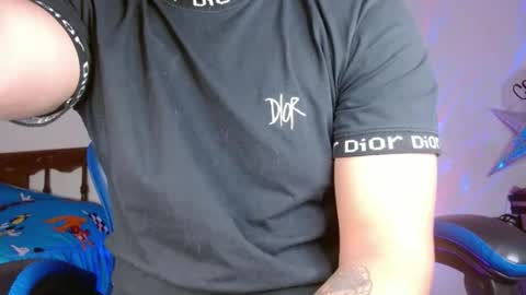 Snapshot of yourfavorite_bigclit chatting on December 17, 9:37 am yourfavorite_bigclit online show from December 17, 9:37 am