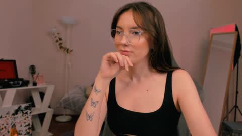 Chloe online show from February 2, 12:09 am