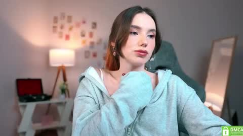 Chloe online show from September 16, 9:05 pm