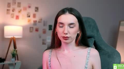 Chloe online show from September 18, 8:33 pm