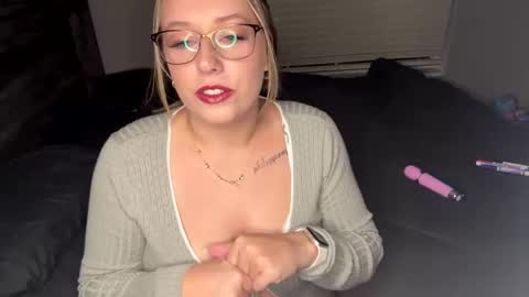 Snapshot of yourfunamanda chatting on September 9, 2:22 am Amanda Ivy online show from September 9, 2:22 am