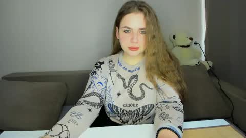 yourgem__ online show from May 7, 1:55 am