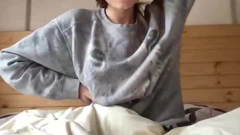 Snapshot of yourgirlaurora chatting on April 4, 2:47 pm yourgirlaurora online show from April 4, 2:47 pm