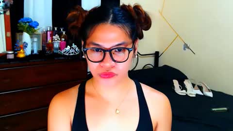 Snapshot of yourgoddesscruella chatting on March 22, 9:40 pm yourgoddesscruella online show from March 22, 9:40 pm