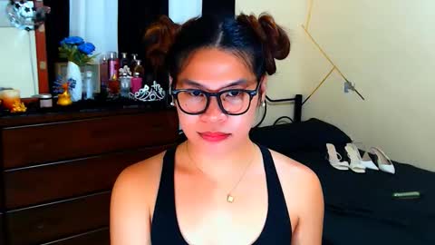 Snapshot of yourgoddesscruella chatting on March 26, 7:25 am yourgoddesscruella online show from March 26, 7:25 am