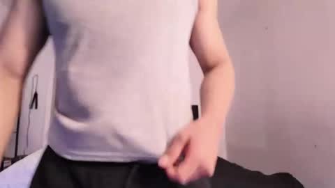 Snapshot of yourguuy21 chatting on February 2, 2:10 am yourguuy21 online show from February 2, 2:10 am